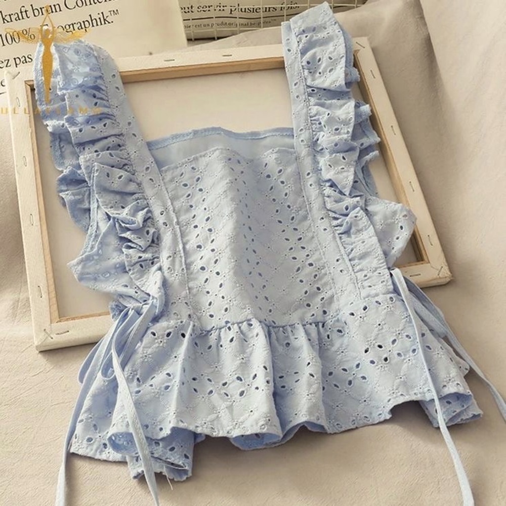 Cropped eyelet top